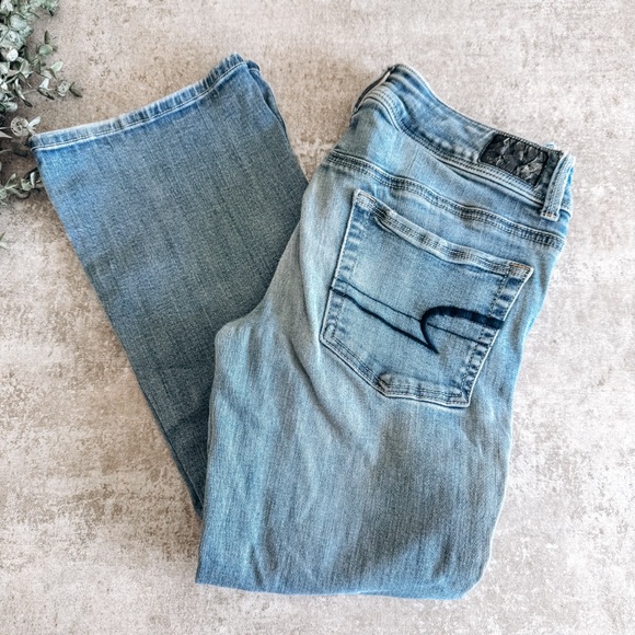 American Eagle Outfitters Denim - American Eagle Super Stretch Kickboot Light Wash Denim Size 2